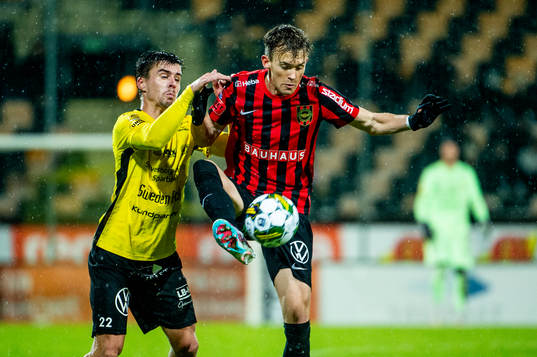Mjällbys Jesper Gustavsson mot Brommapojkarnas Alexander