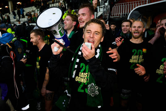 GAISs tränare Fredrik Holmberg jublar över avancemang