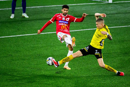 Degerfors Elyas Bouzaiene och Elfsborgs Sebastian Holmen