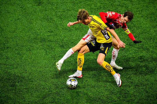 Elfsborgs Noah Söderberg och Degerfors Sebastian Ohlsson