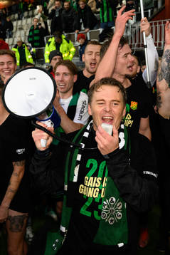 GAISs tränare Fredrik Holmberg jublar