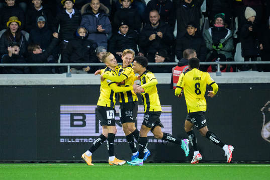 Häckens Pontus Dahbo jublar