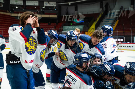 Stockholm Nords spelare jublar