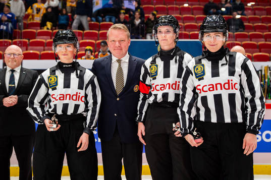 Linjedomare Wilma Westlund, Domare Sabina Kuller och