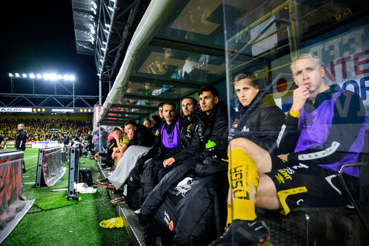 Elfsborgs spelare på bänken deppar