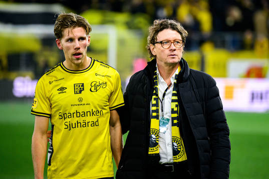 Elfsborgs Noah Söderberg och klubbchef Stefan Andreasson