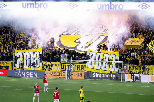Elfsborgs supportrar med tifo