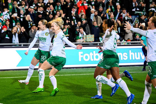 Hammarbys Eva Nyström jublar