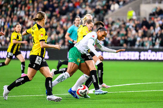 Hammarbys Madelen Janogy och Häckens Marika Bergman Lundin