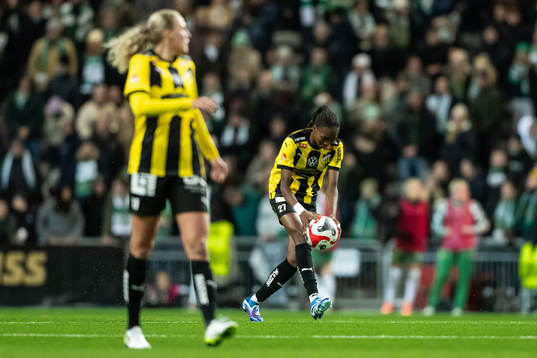 Häckens Aisha Masaka jublar