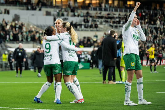 Hammarbys spelare jublar