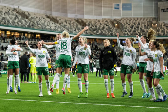 Hammarbys spelare jublar