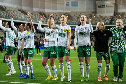 Hammarbys spelare jublar