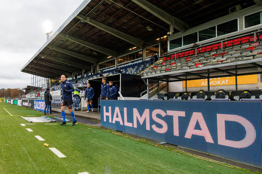Halmstads spelare värmer upp