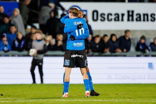 Halmstads Amir Al-Ammari och Erik Ahlstrand jublar