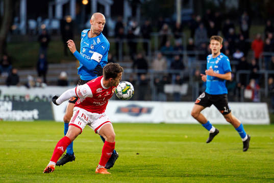 Halmstads Andreas Johansson och Kalmars Simon Skrabb