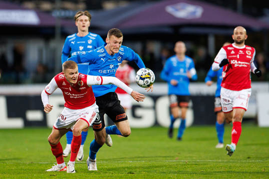 Kalmars David Kristjan Olafsson och Halmstads Viktor Granath