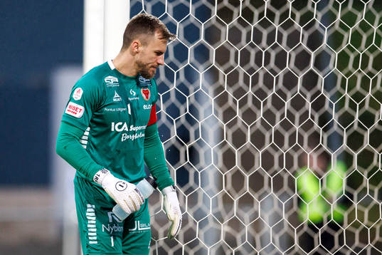Kalmars målvakt Ricardo Friedrich deppar