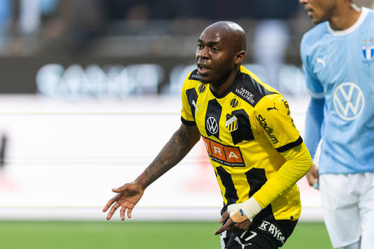 Häckens Edward Chilufya jublar