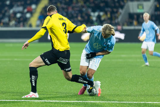 Häckens Johan Hammar och Malmö FFs Sebastian Nanasi