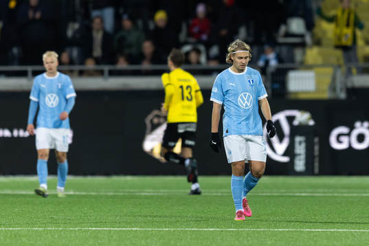 Malmö FFs Sebastian Nanasi deppar
