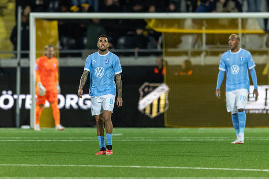 Malmö FFs Sergio Pena deppar