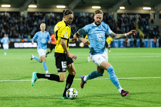Häckens Amor Layouni och Malmö FFs Pontus Jansson