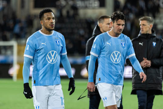 Malmö FFs Martin Olsson och Stefano Vecchia deppar