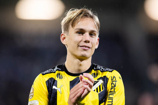 Häckens Pontus Dahbo jublar