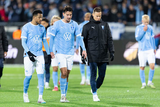 Malmö FFs Martin Olsson och Stefano Vecchia deppar