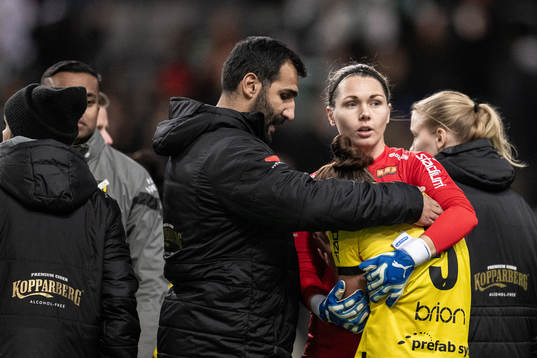 Häckens tränare Mak Lind, målvakt Jennifer Falk och Ruby