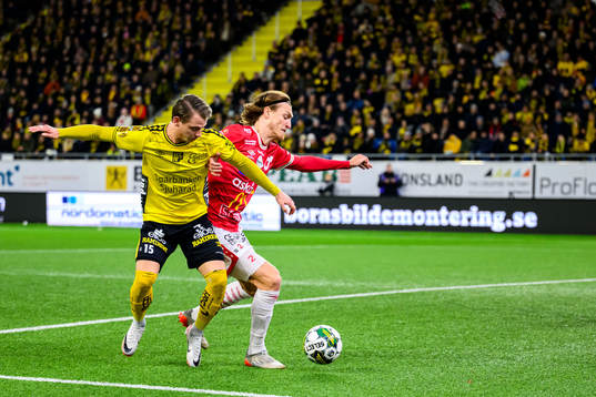 Elfsborgs Simon Hedlund och Degerfors Gustav Granath