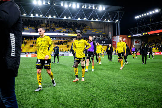 Elfsborgs Besfort Zeneli och Emmanuel Boateng deppar