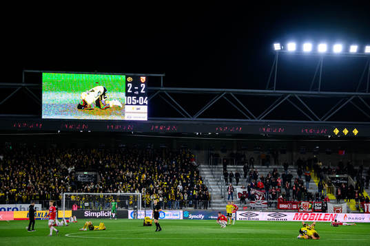 Elfsborgs och Degerfors spelare deppar