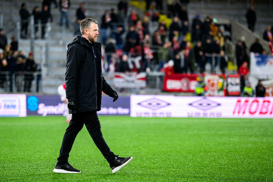 Elfsborgs manager Jimmy Thelin deppar