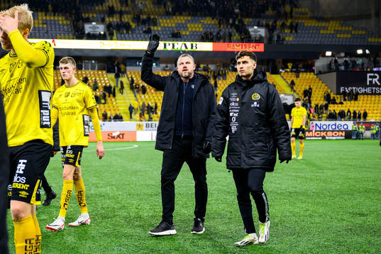 Elfsborgs manager Jimmy Thelin deppar