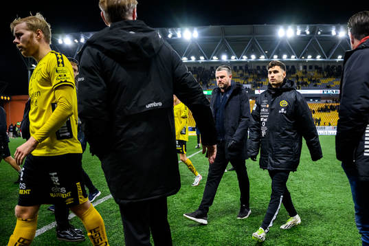 Elfsborgs Sveinn Guðjohnsen och manager Jimmy Thelin deppar