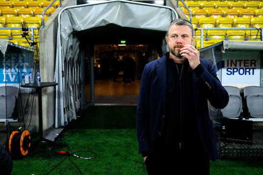 Elfsborgs manager Jimmy Thelin deppar