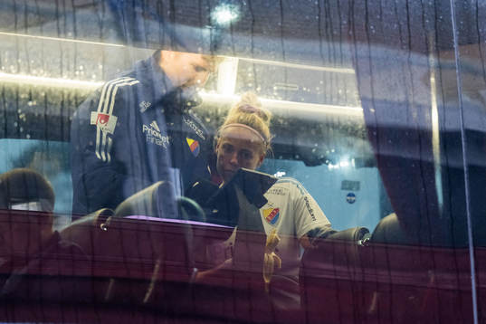 Djurgårdens spelare på bussen p g a brandlarm