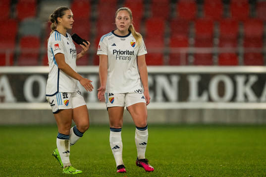 Djurgårdens Lova Lundin och Alice Bergström deppar