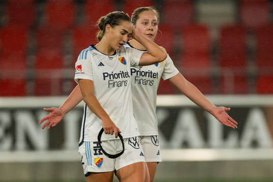 Djurgårdens Lova Lundin och Alice Bergström deppar