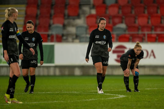 Växjö DFFs Heidi Elisabeth Ellingsen deppar