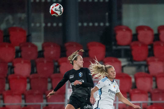 Växjö DFFs Larkin Russel och Djurgårdens Nellie Lilja
