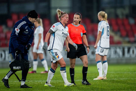Djurgårdens Therese Åsland har ont
