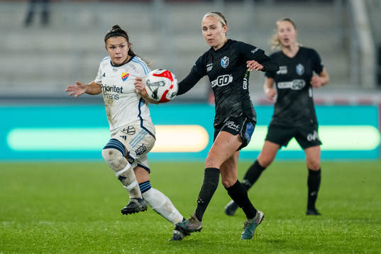 Djurgårdens Alexsandra Lobanova och Växjö DFFs Larkin