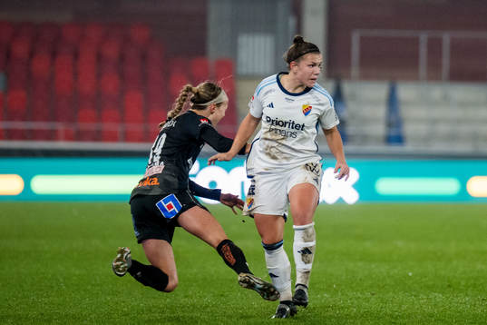 Växjö DFFs Larkin Russel och Djurgårdens Alexsandra