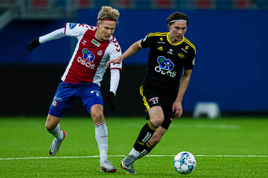 Simen Hestnes of KFUM and Simen Kvia-Egeskog of Skeid