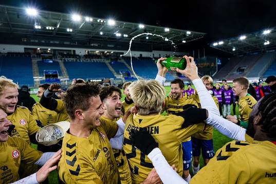 Players of KFUM celebrates promotion to the Eliteserien