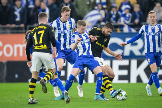 IFK Göteborgs Sebastian Ohlsson och AIKs Omar Faraj