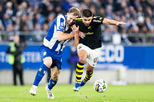 IFK Göteborgs Adam Carlén och AIKs Omar Faraj